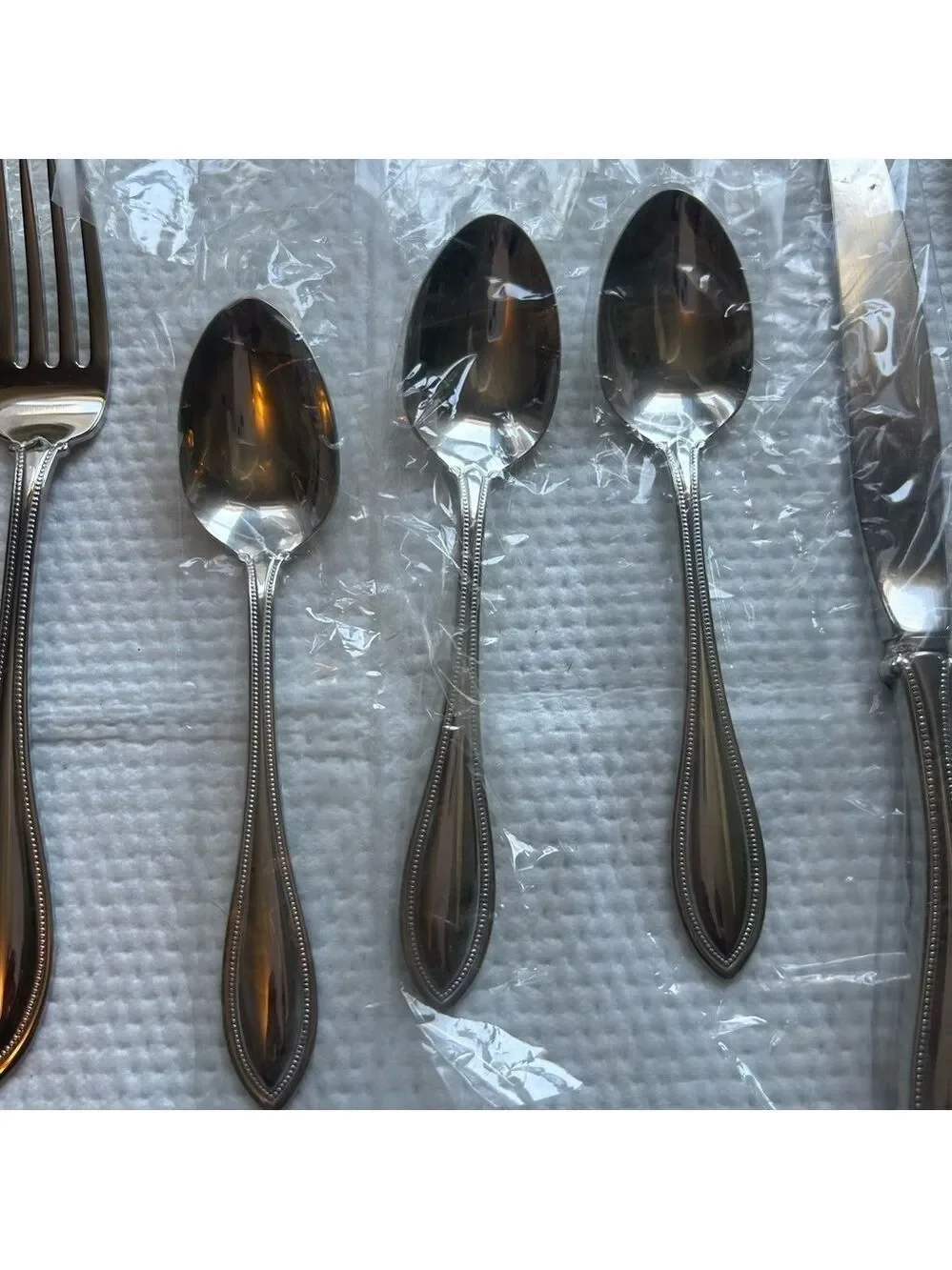 26 Piece Oneida Arbor American Harmony Beaded Stainless Steel Flatware NEW
